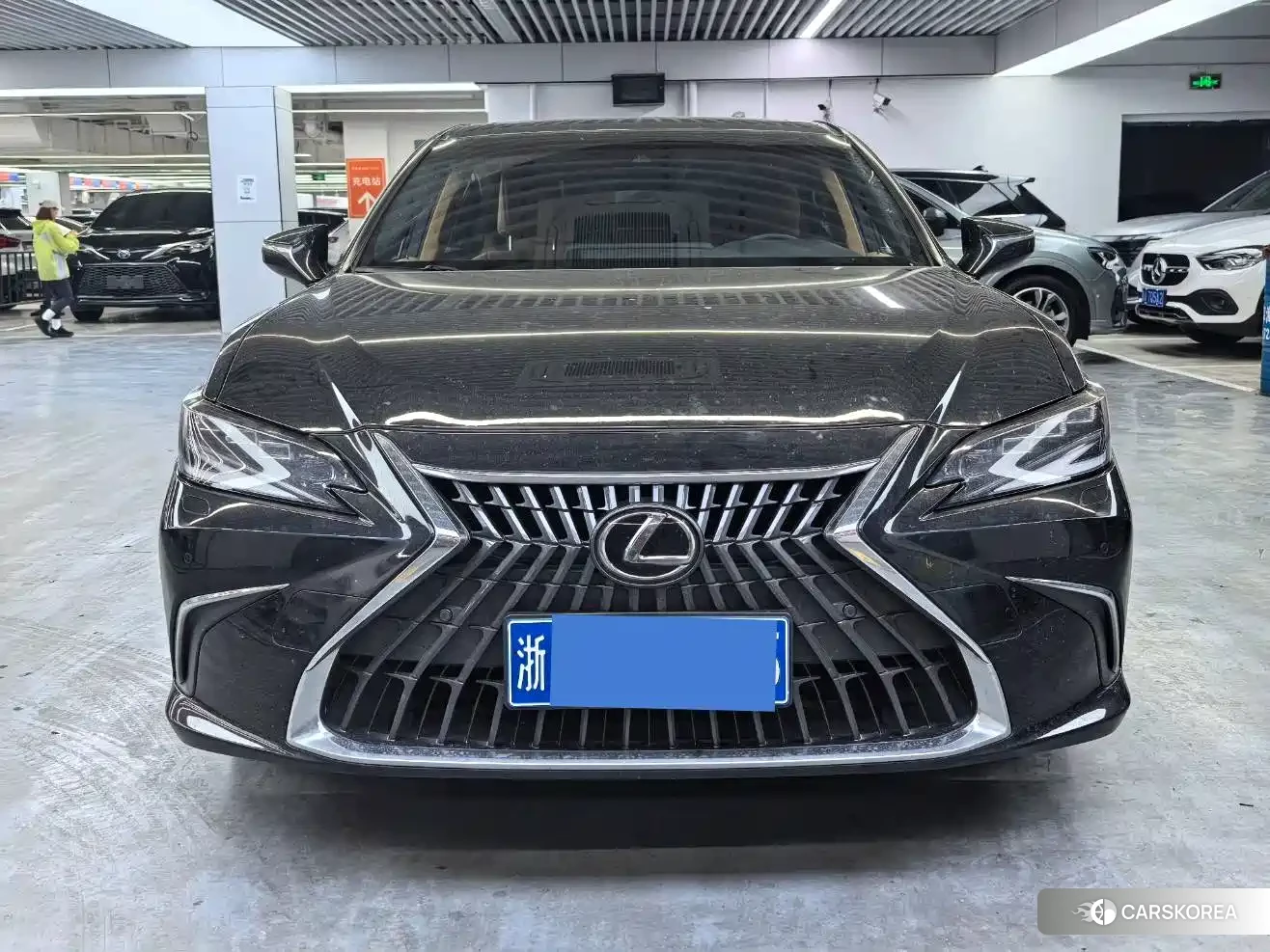 Lexus ES 2023 Черный из Китая, фото 6