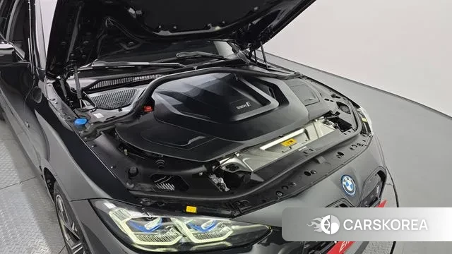 BMW i4 id 3058423 из Кореи 16