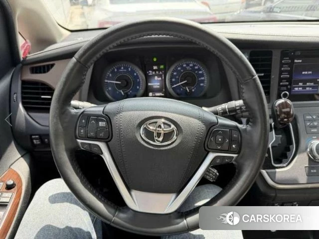 Toyota Sienna id 3955348 из Кореи 11