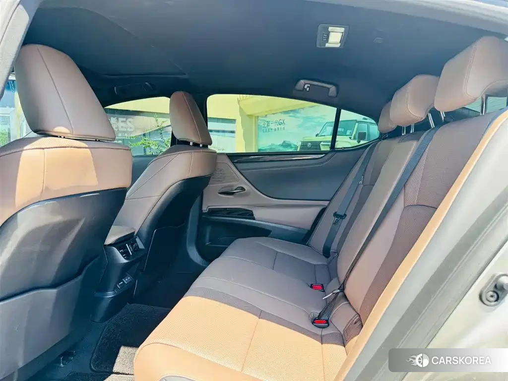 Lexus ES id 4679661 из Китая 7