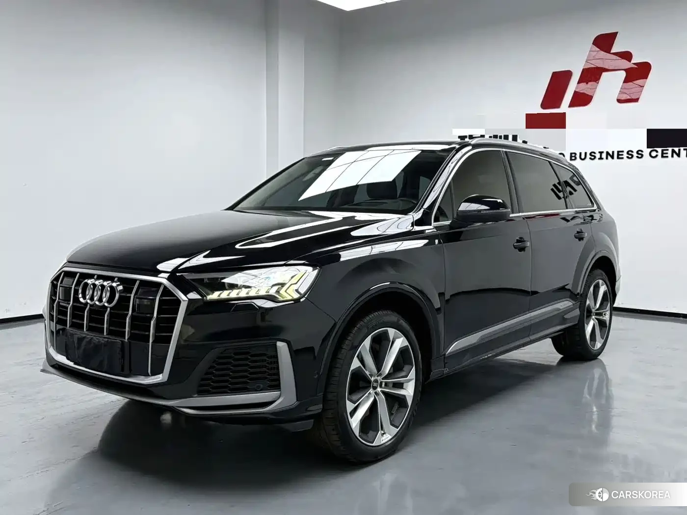 Audi Q7 2021 Черный из Китая, фото 6