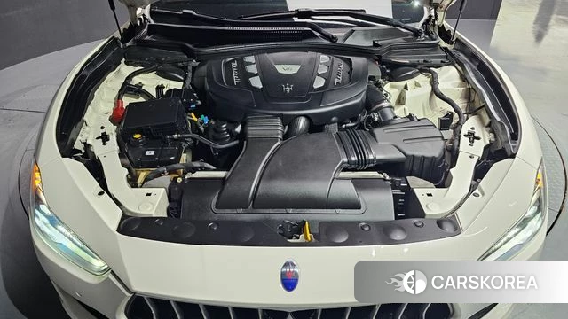 Maserati Ghibli id 4605394 из Кореи 28