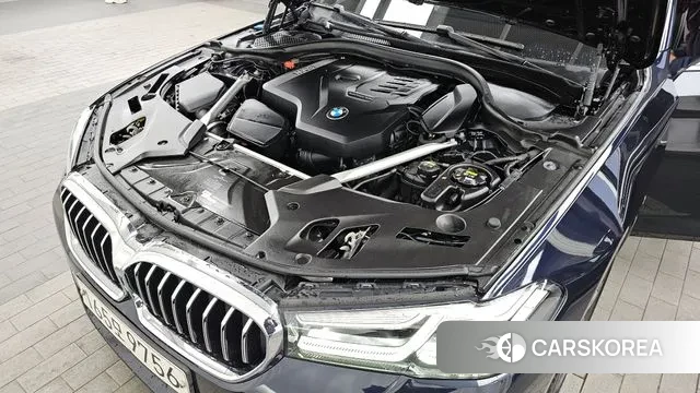 BMW 5 Series (G30) id 3488870 из Кореи 16