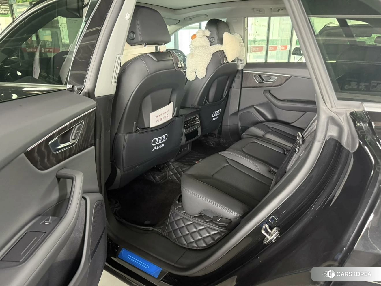 Audi Q8 2023 Черный из Китая, фото 5