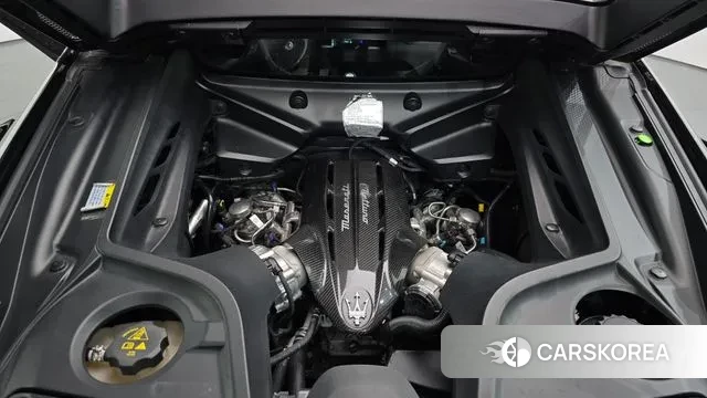 Maserati MC20 id 3701754 из Кореи 16