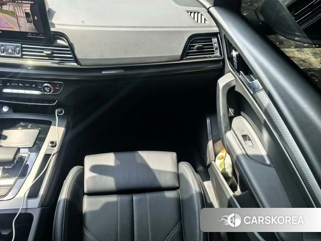 Audi Q5L id 3920746 из Китая 12