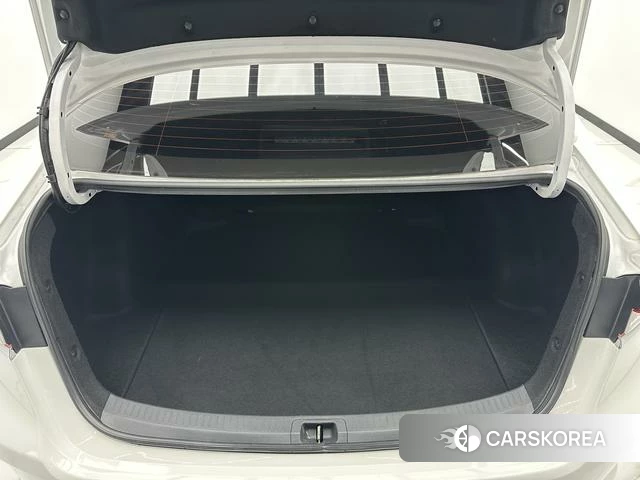 Toyota Corolla id 4307535 из Китая 12