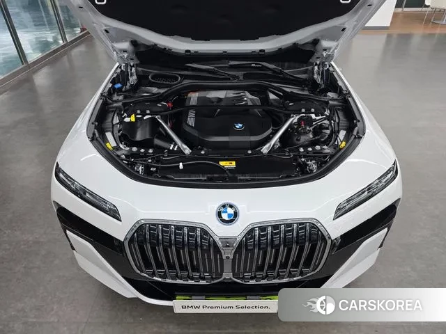 BMW 7 Series (G70) id 3042492 из Кореи 16