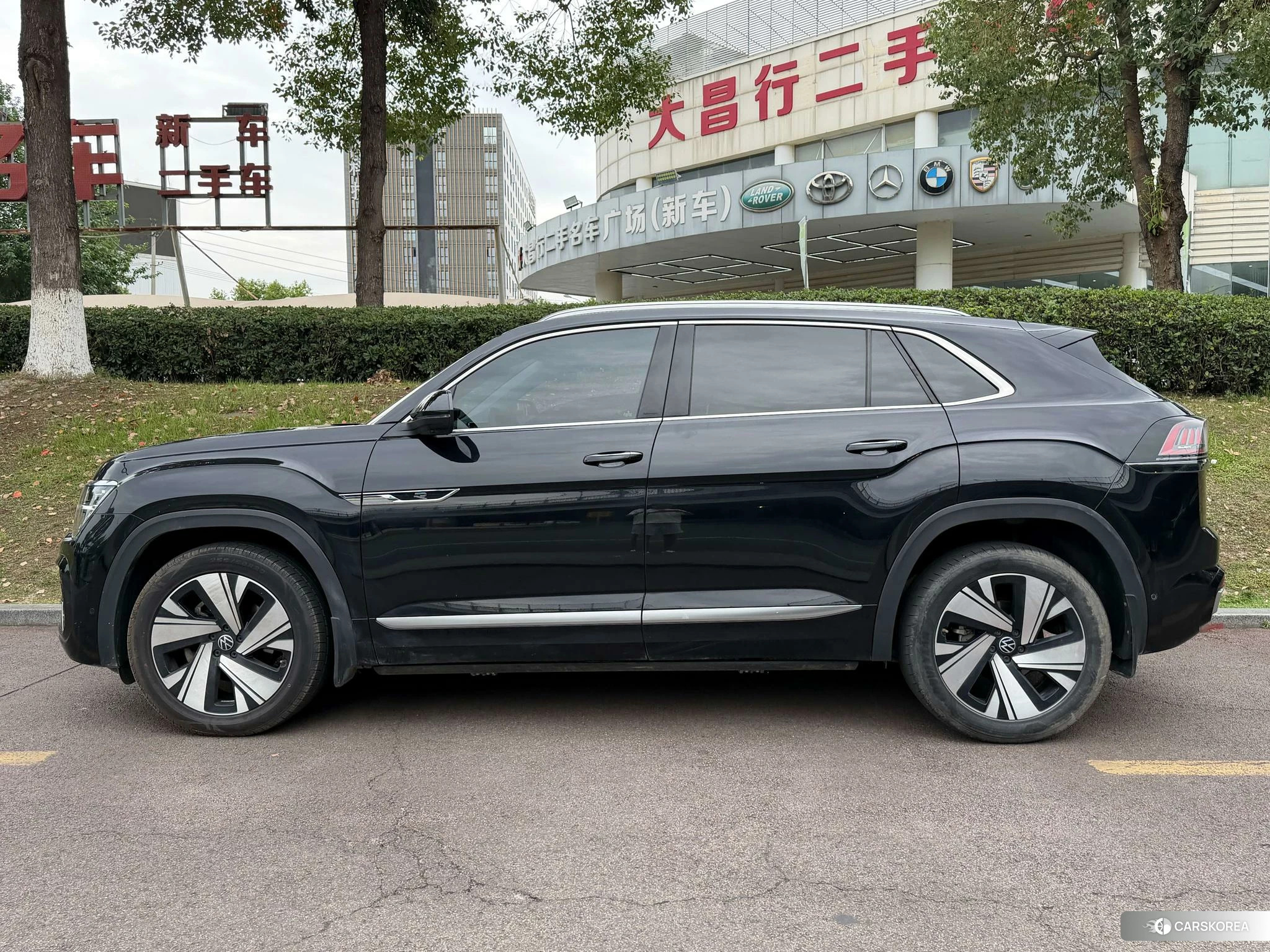 Volkswagen Tourang id 4420972 из Китая 9
