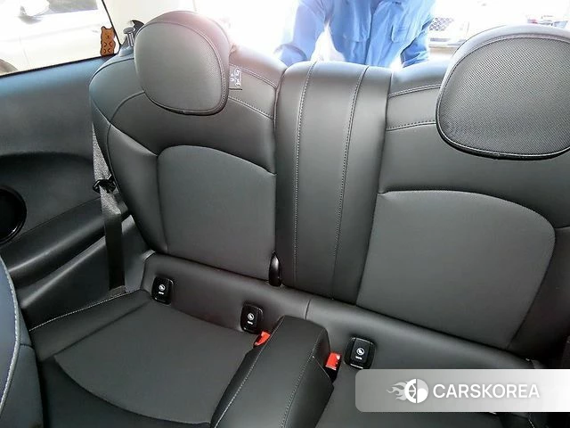 Mini Cooper S id 3910429 из Кореи 16