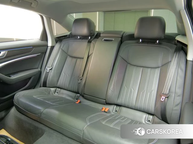 Audi A6L id 4221722 из Китая 16