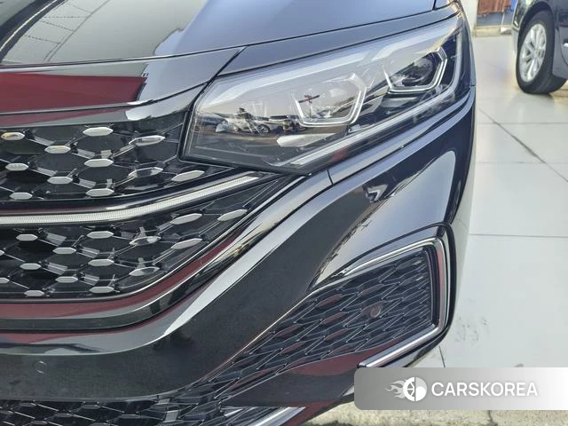 Volkswagen Passat id 4278378 из Китая 21