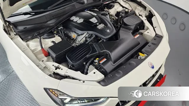Maserati Ghibli id 3350361 из Кореи 16