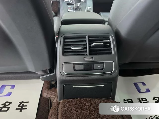 Audi A4L id 4290352 из Китая 10
