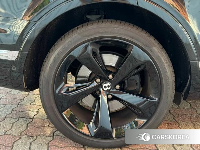 Bentley Bentayga 2018 Черный из Кореи, фото 6