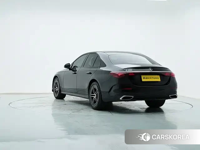 Mercedes-Benz E-Class 2024 Черный из Китая, фото 6