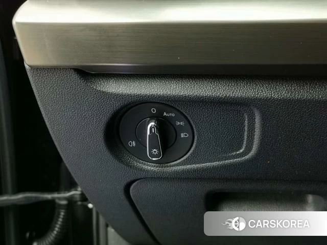 Volkswagen Passat PHEV id 4300927 из Китая 21