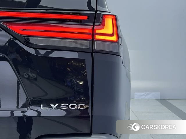 Lexus LX id 4258815 из Китая 24