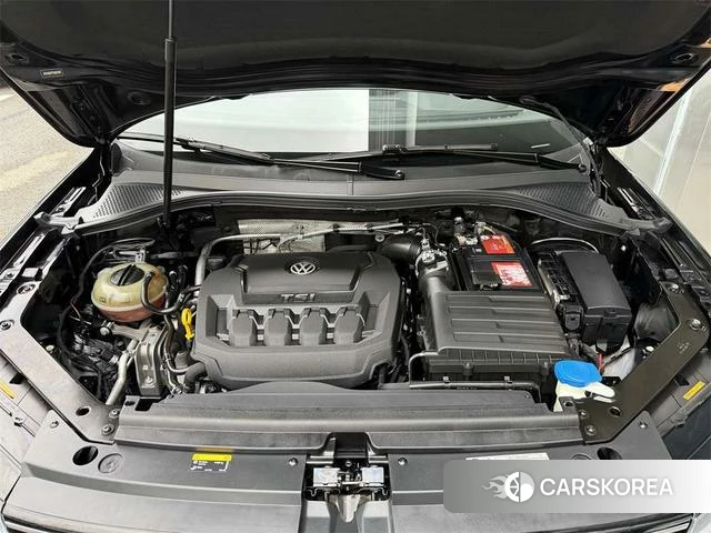 Volkswagen Tiguan L id 4216240 из Китая 9