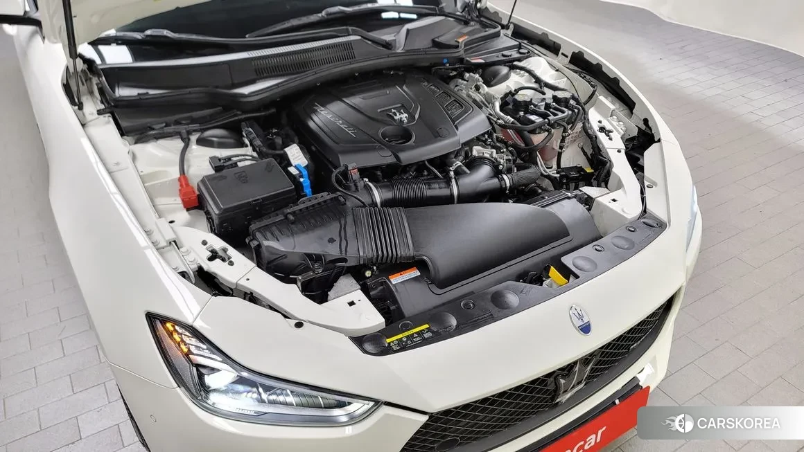 Maserati Ghibli id 1116863 из Кореи 16