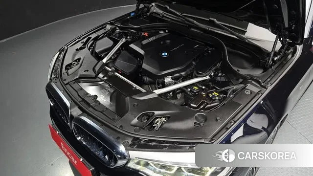 BMW 5 Series (G30) id 3682162 из Кореи 16