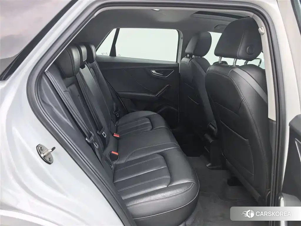 Audi Q2L id 4570772 из Китая 7