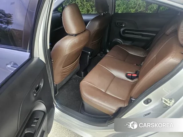 Toyota Prius C id 3558062 из Кореи 7