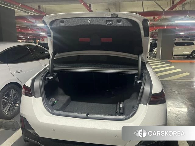 BMW 5 Series (G60) 2025 Белый из Кореи, фото 6