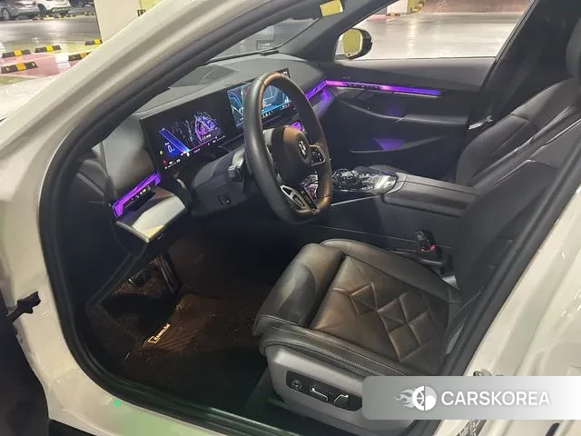 BMW 5 Series (G60) id 3507475 из Кореи 12