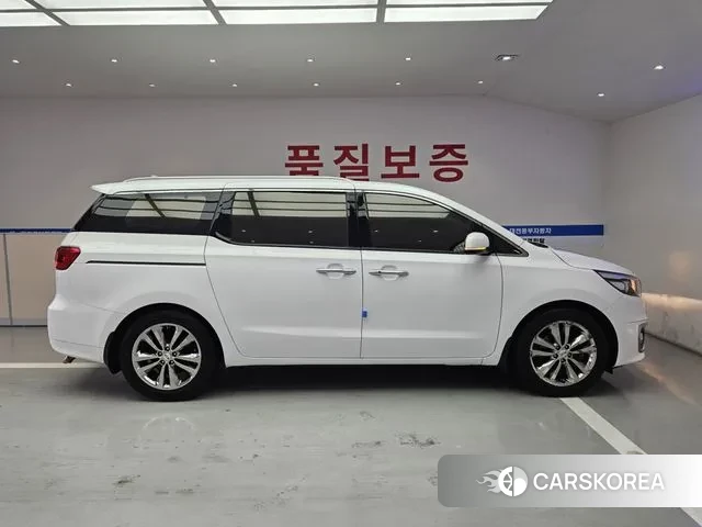 Kia All New Carnival id 3574210 из Кореи 16