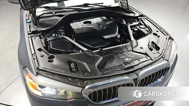 BMW 5 Series (G30) id 3209873 из Кореи 16