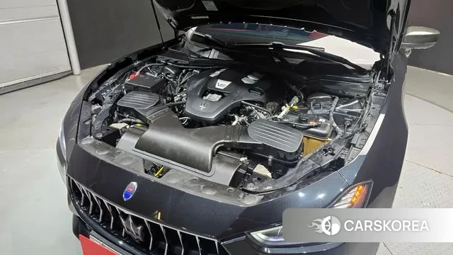 Maserati Ghibli id 3454735 из Кореи 16
