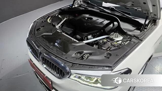 BMW 5 Series (G30) id 3045562 из Кореи 16