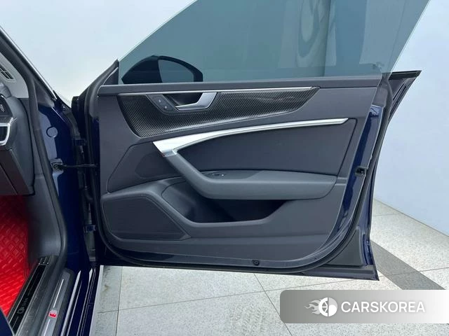 Audi A7L id 4207860 из Китая 30