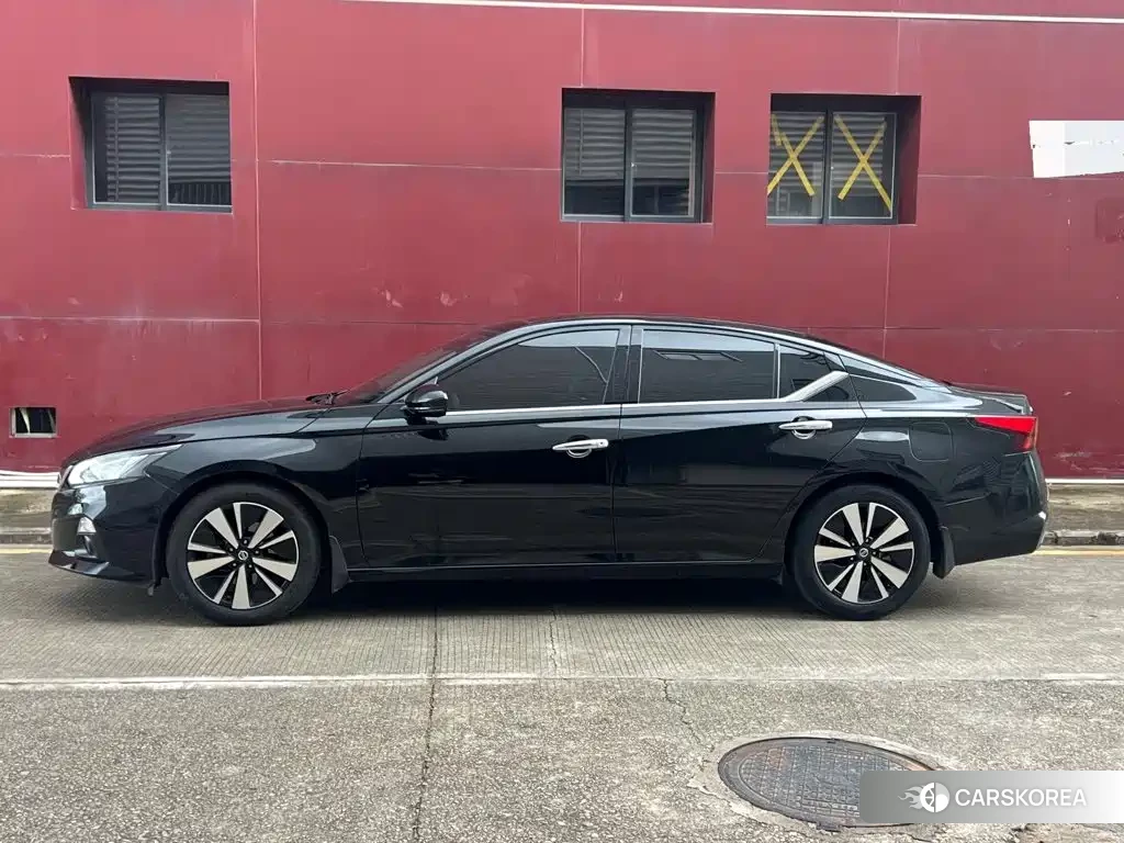 Nissan Altima 2022 Черный из Китая, фото 6