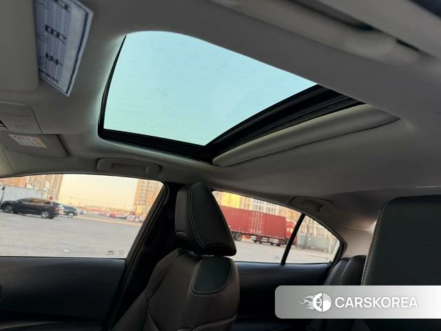 Toyota Corolla id 4235896 из Китая 13