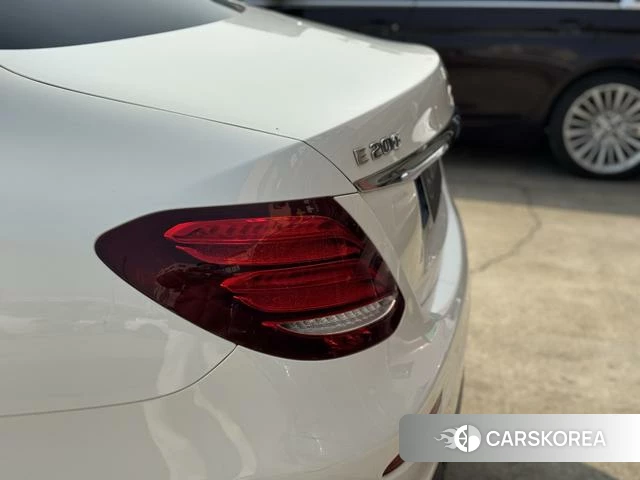 Mercedes-Benz E-class id 4211677 из Китая 12