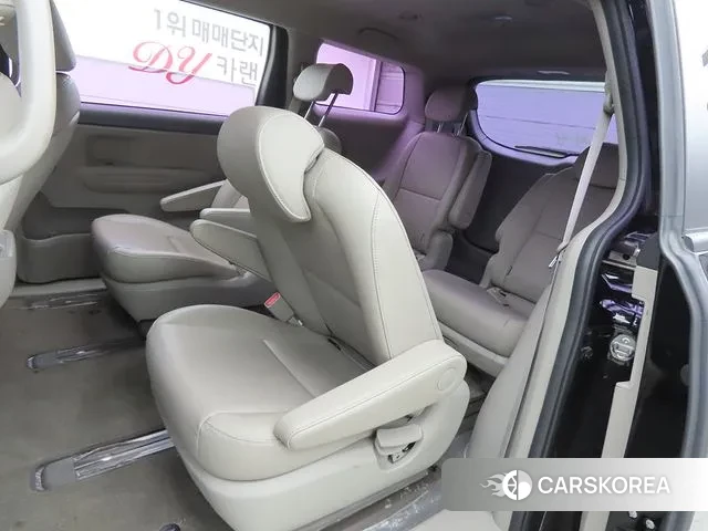 Kia The New Carnival id 3573980 из Кореи 16