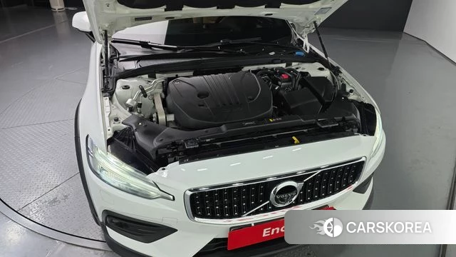 Volvo V60 Cross-Country 2nd Generation id 4324701 из Кореи 32