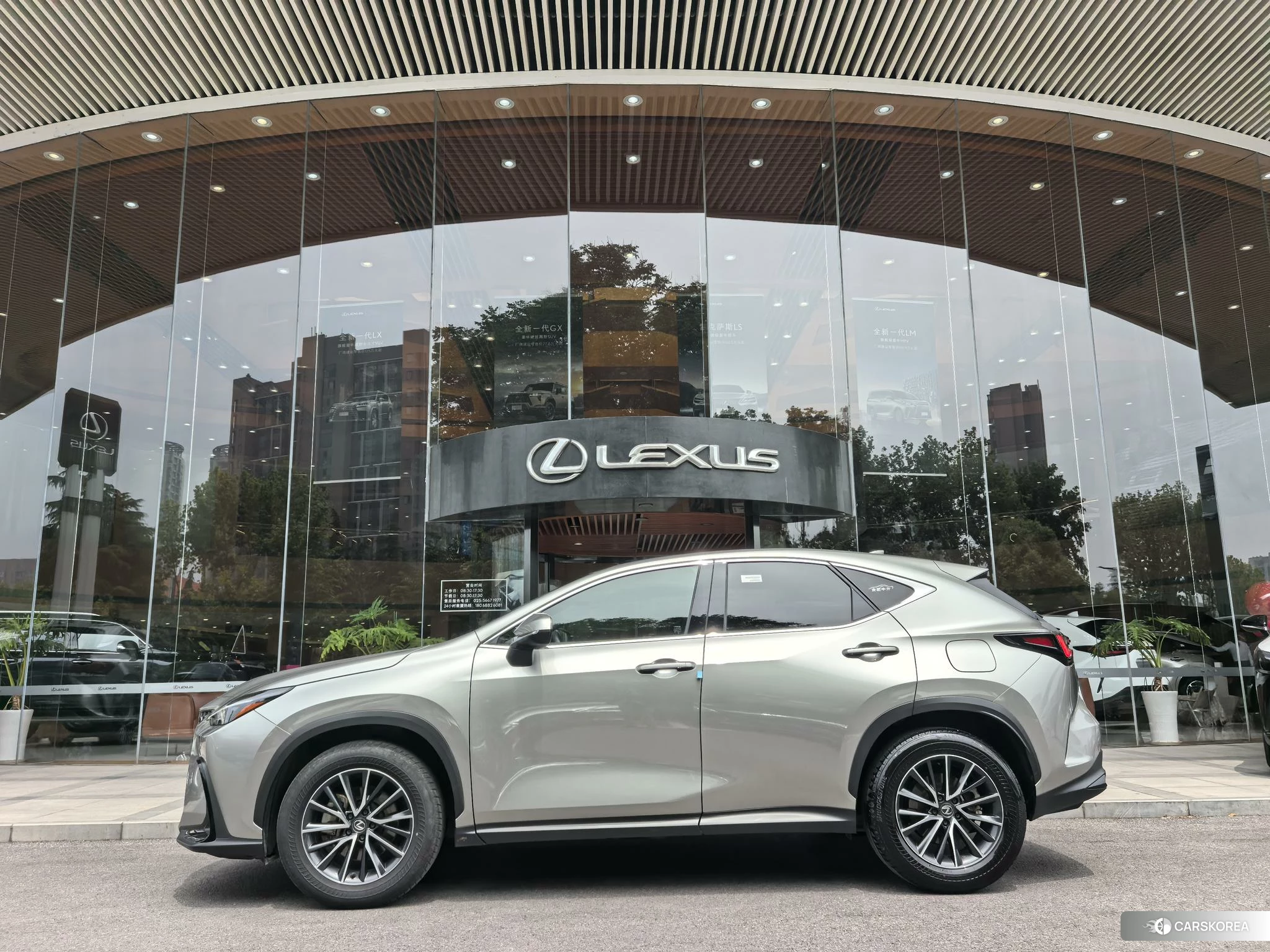 Lexus NX id 4413508 из Китая 13