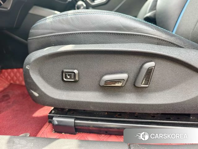 Audi Q2L e-tron id 4221566 из Китая 15