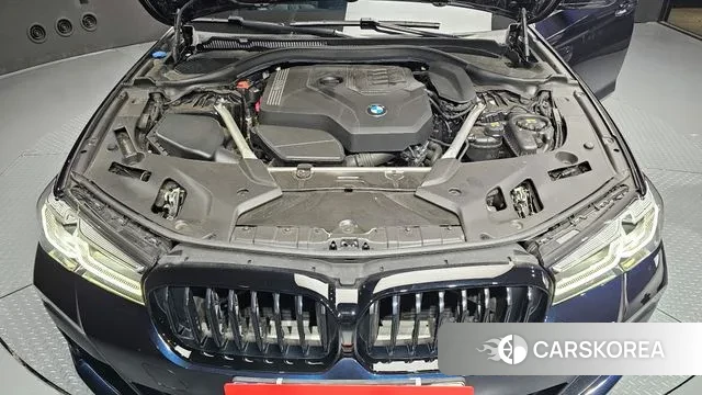 BMW 5 Series (G30) id 3197426 из Кореи 16