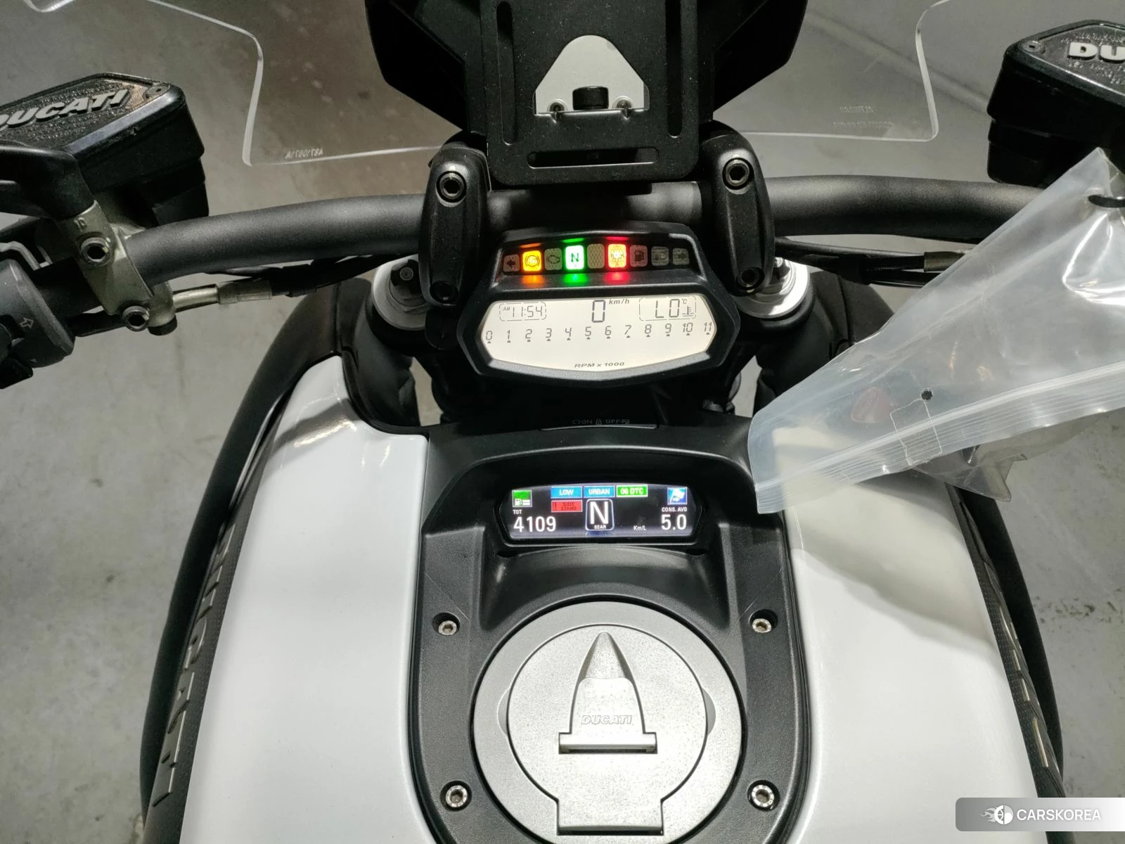 Ducati DIAVEL CARBON id 3945913 из Японии 6