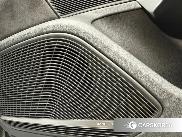 Audi A4L id 4300461 из Китая 27