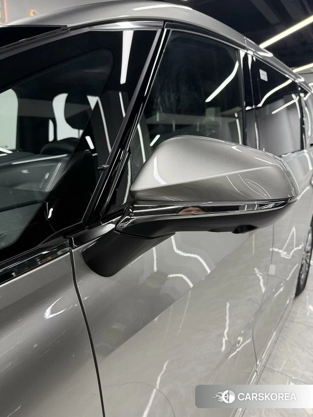 Lexus LM id 4298375 из Китая 14