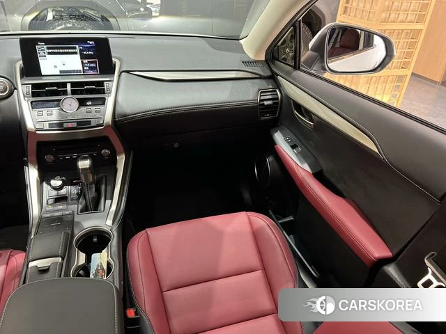 Lexus NX id 4276272 из Китая 15