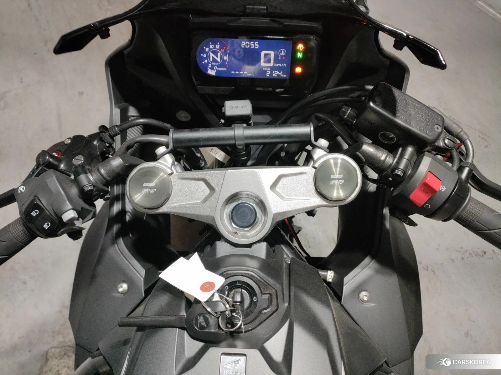 Проданный Honda CBR650R id 4200353 из Японии, фото 6