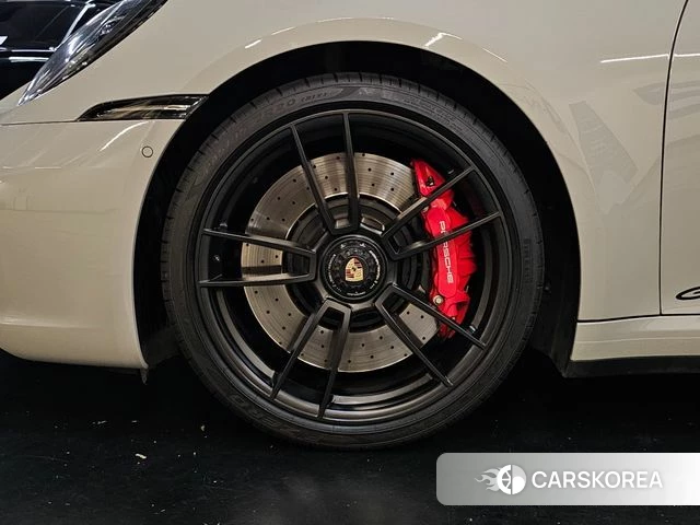 Porsche 911(992) id 4572695 из Кореи 16