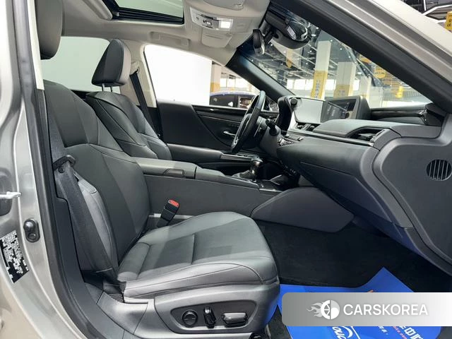 Lexus ES id 4273980 из Китая 29