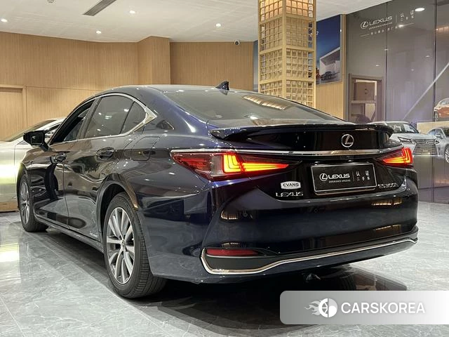 Lexus ES id 4276298 из Китая 14